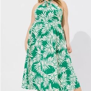 NWT Torrid Kelly Green Size 1 Tea Length Studio Knit Halter Dress